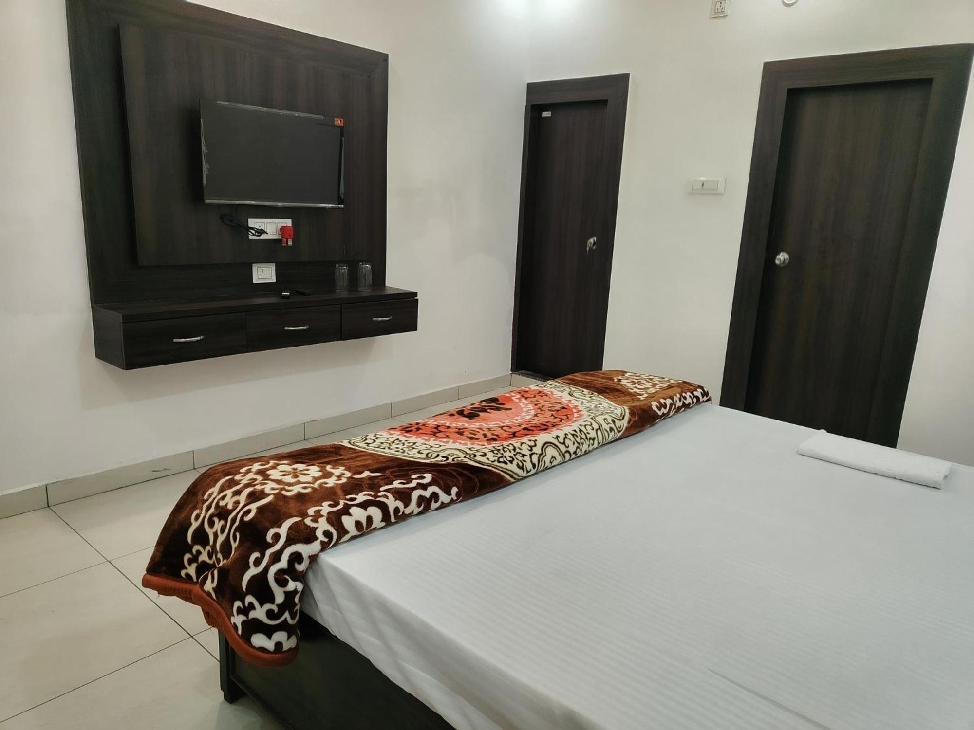 Hotel Dev International Khalilabad Exterior photo